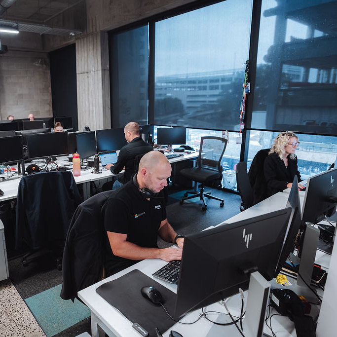 AWS and Azure Cloud Services Provider SaaS and Enterprise | Parallo